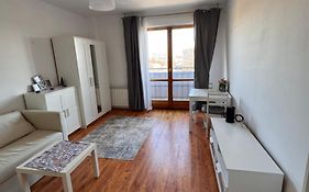 Wola Oasis - Cosy Apartment Near Metro Station
